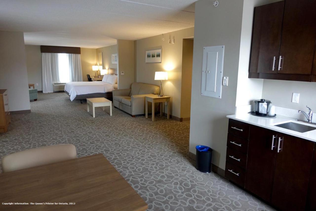 Holiday Inn Express & Suites Oshawa Downtown - Toronto Area By Ihg Zewnętrze zdjęcie