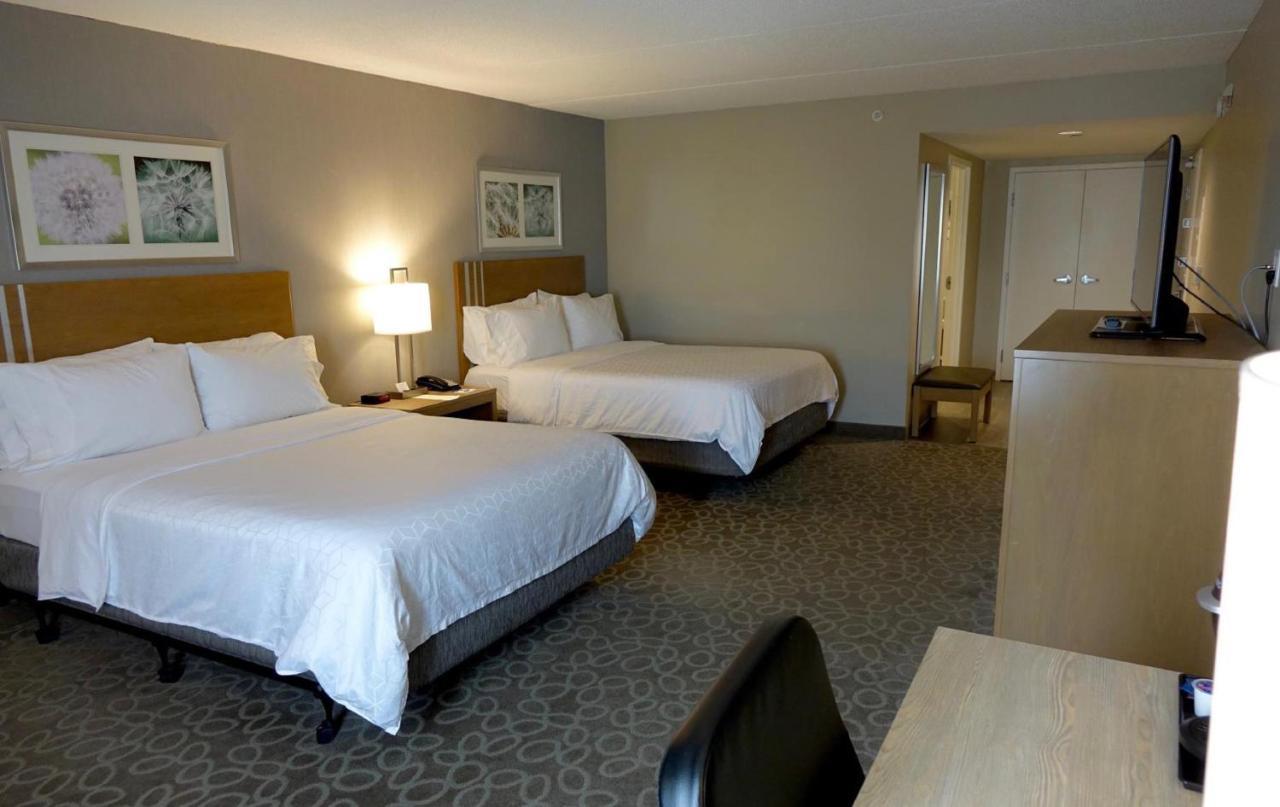 Holiday Inn Express & Suites Oshawa Downtown - Toronto Area By Ihg Zewnętrze zdjęcie