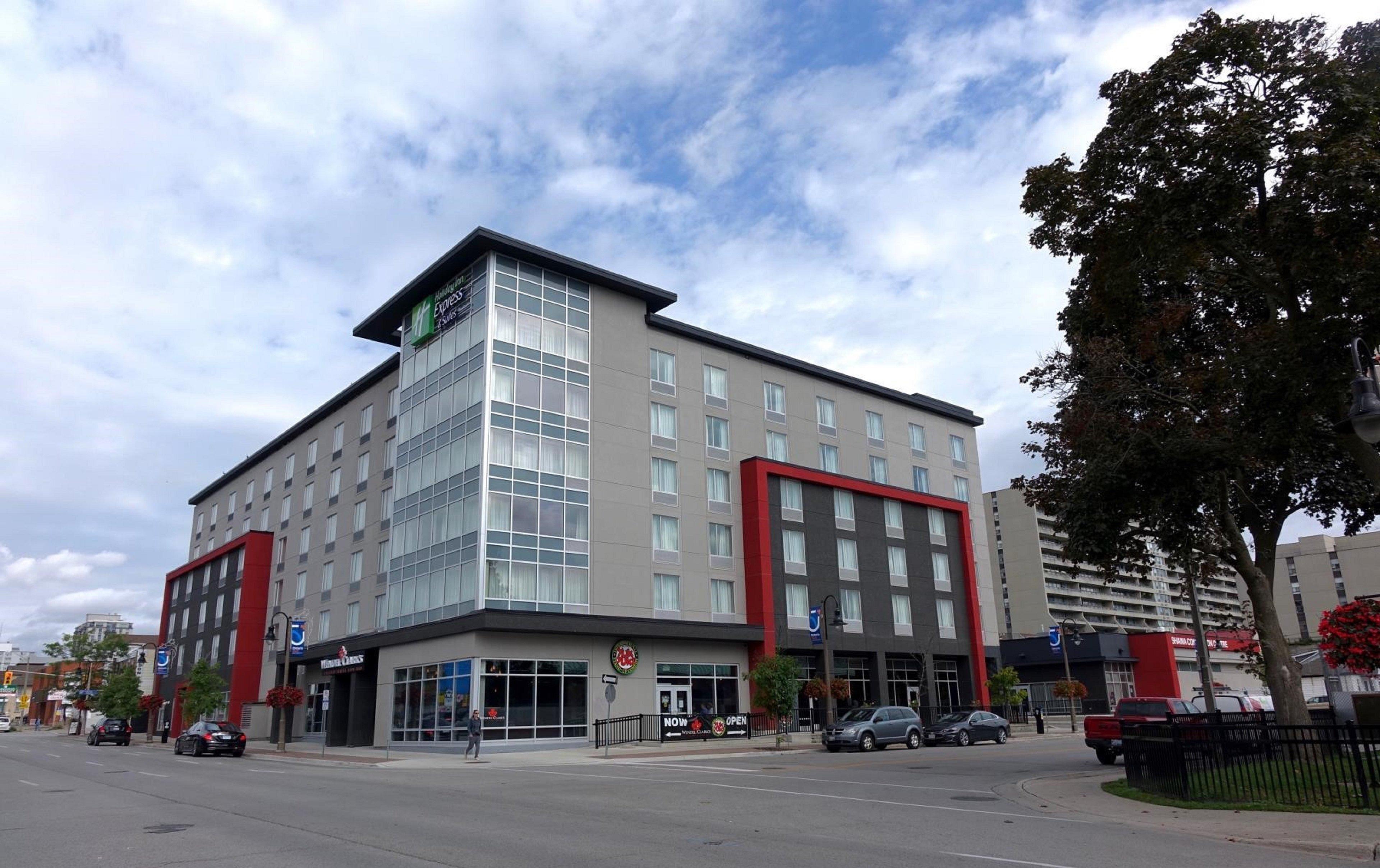 Holiday Inn Express & Suites Oshawa Downtown - Toronto Area By Ihg Zewnętrze zdjęcie