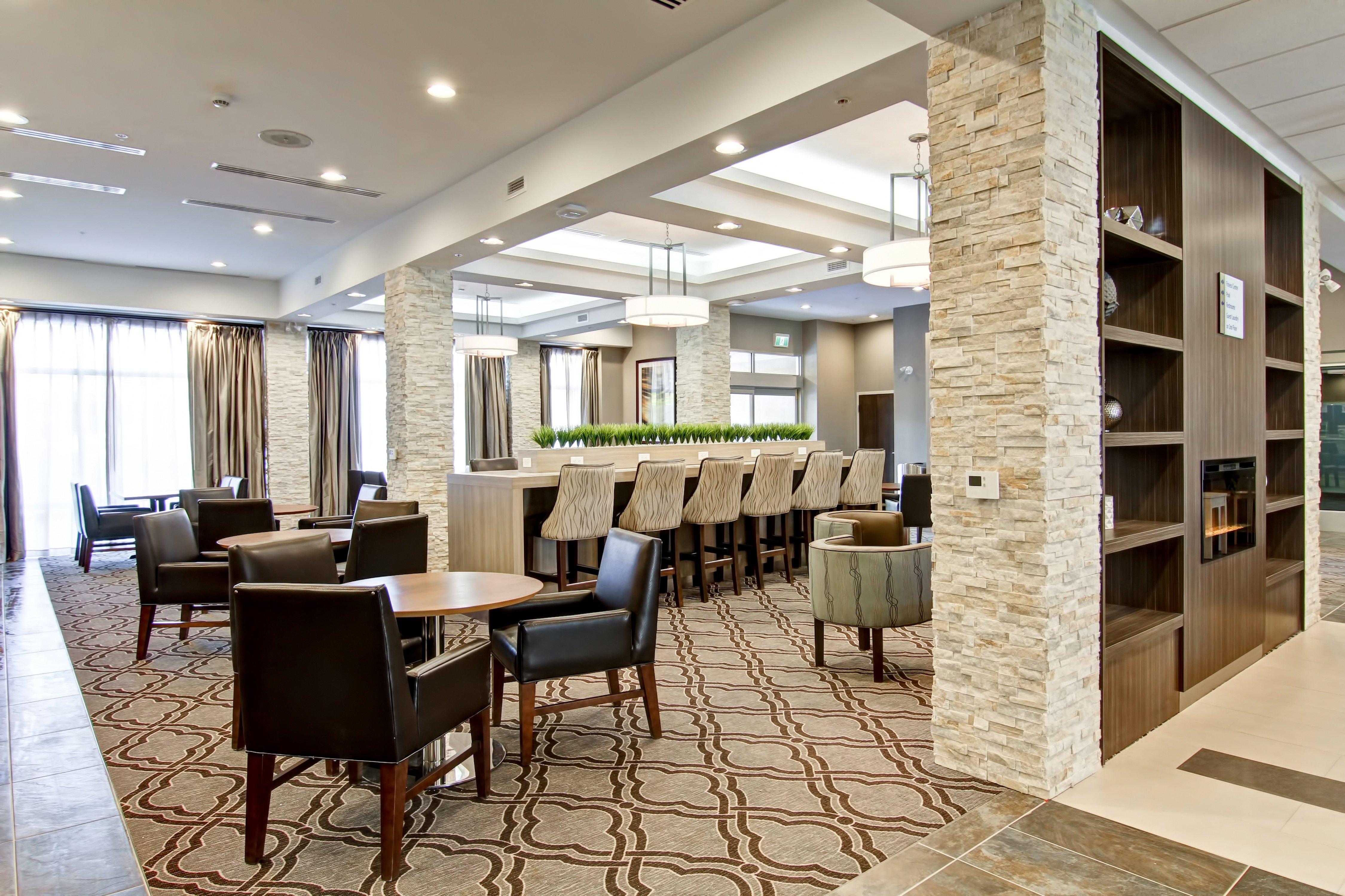 Holiday Inn Express & Suites Oshawa Downtown - Toronto Area By Ihg Zewnętrze zdjęcie