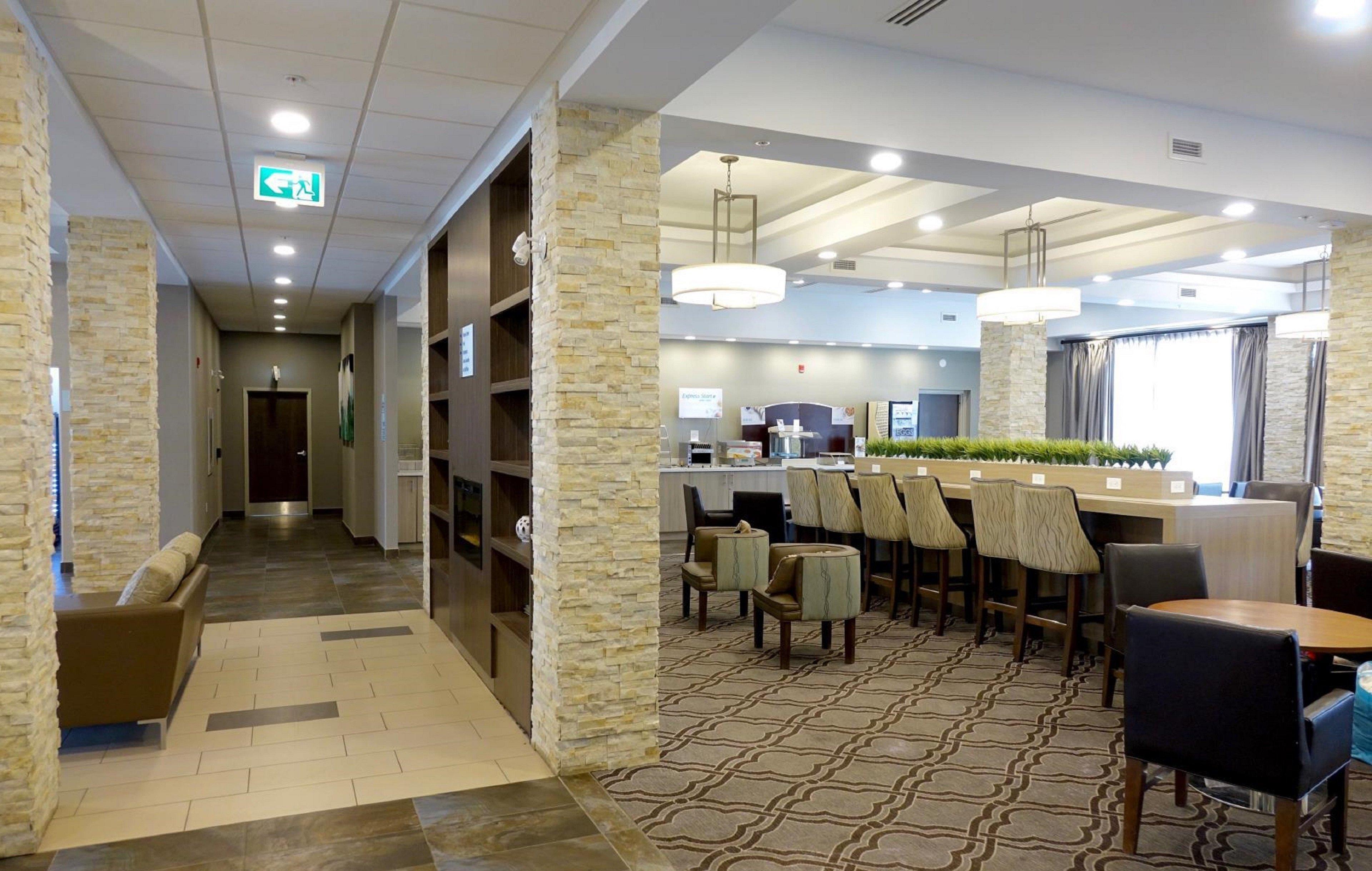 Holiday Inn Express & Suites Oshawa Downtown - Toronto Area By Ihg Zewnętrze zdjęcie